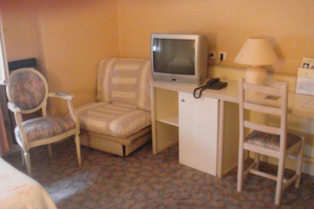 La Poste Hotel Vitry-le-François Esterno foto
